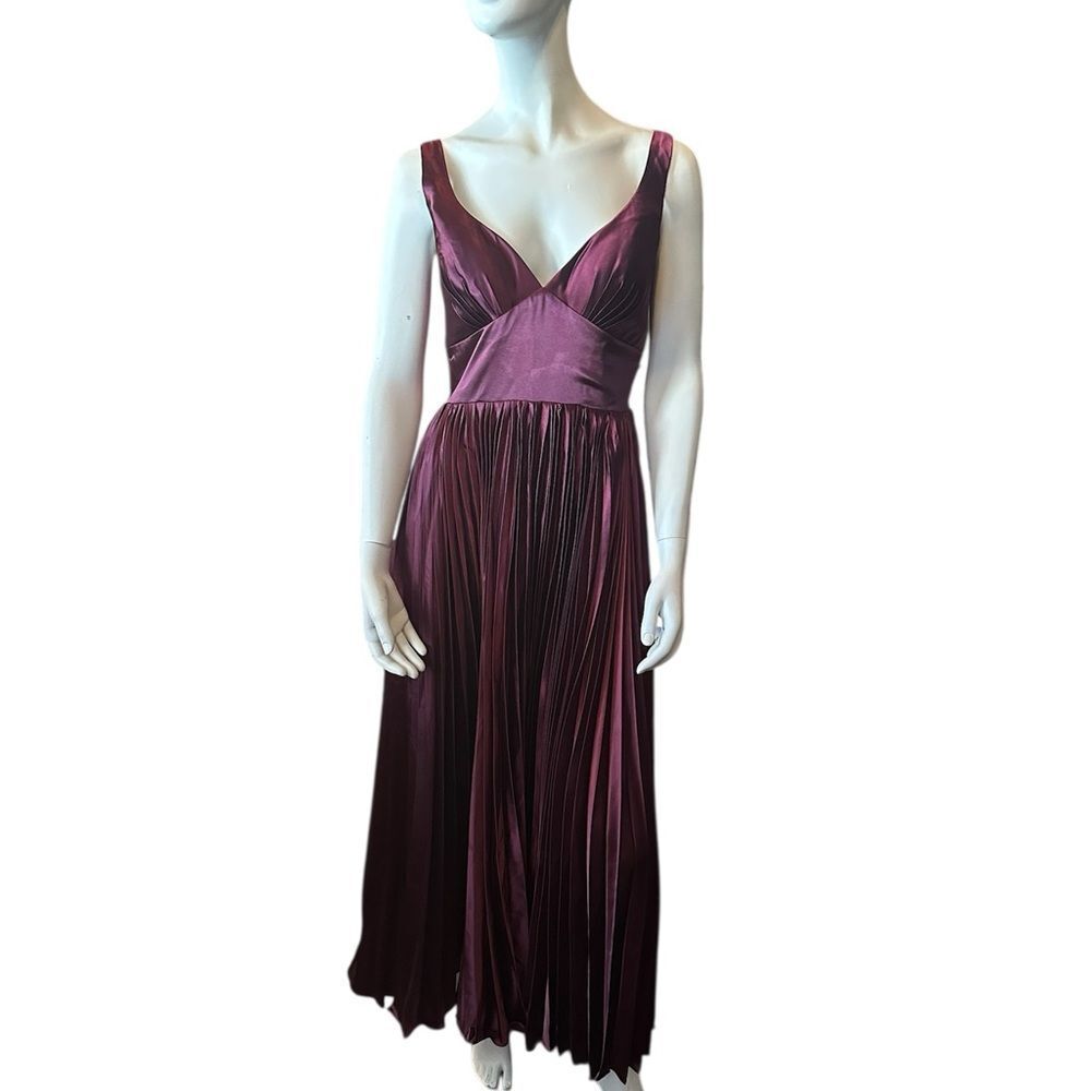 Wear Your Love Sleeveless Pleated Dress Burgundy Size 8 NWT